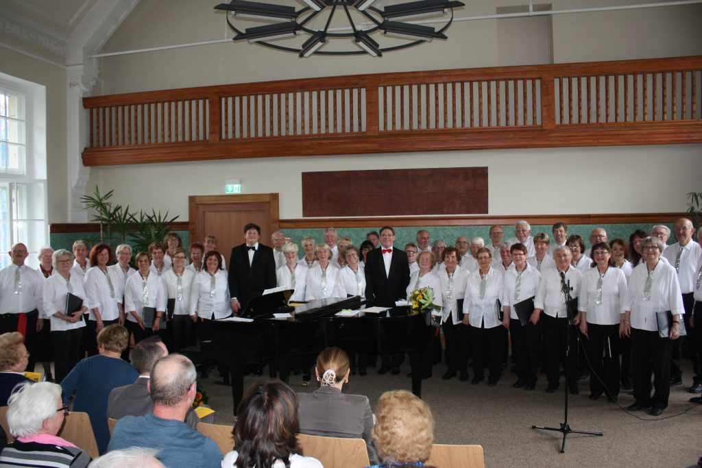 6. und 7. Mai 2017 Frühlingskonzert 20 jähriges Chorleiterjubiläum im Berolina Chorensemble Köpenick e.V. Karsten Drewing In der Aula der Musikschule Josef Schmidt in Köpenick, Freiheit 15 mit Gastpianist: Bert Mario Temme